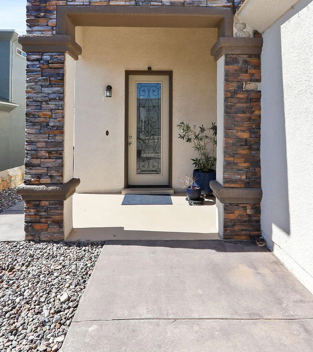 4 bed, 2.5 bath, 2290 sqft, $2,850 — Photo 4