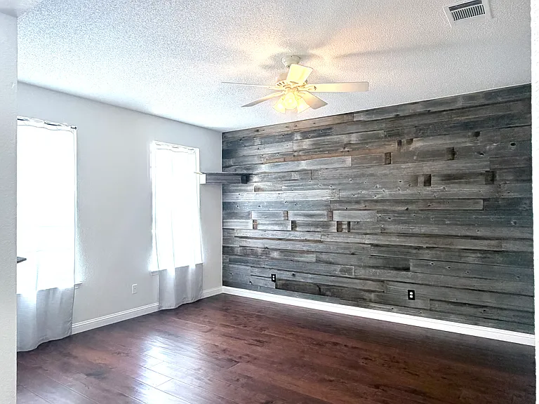 10105 Samantha Dr — Photo 3