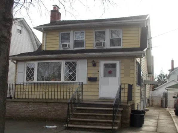 9264 221st St, Queens Village, NY 11428