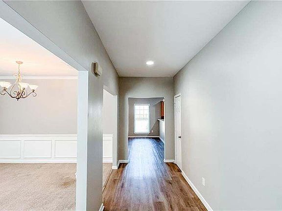5th image of 4387 Savannah Dr