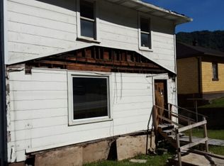 301 2nd Ave, West logan, WV 25601