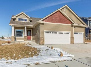 15 SE Waddell Way, Waukee, IA 50263