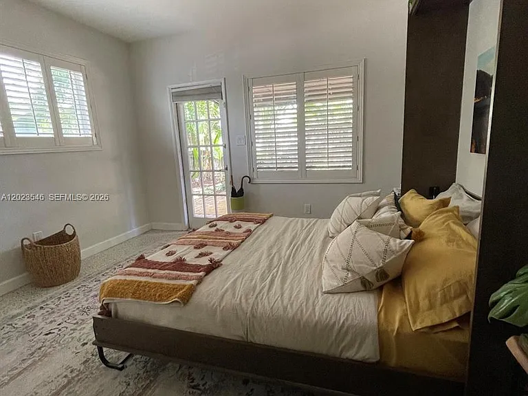2417 NE 15th Ave — Photo 6