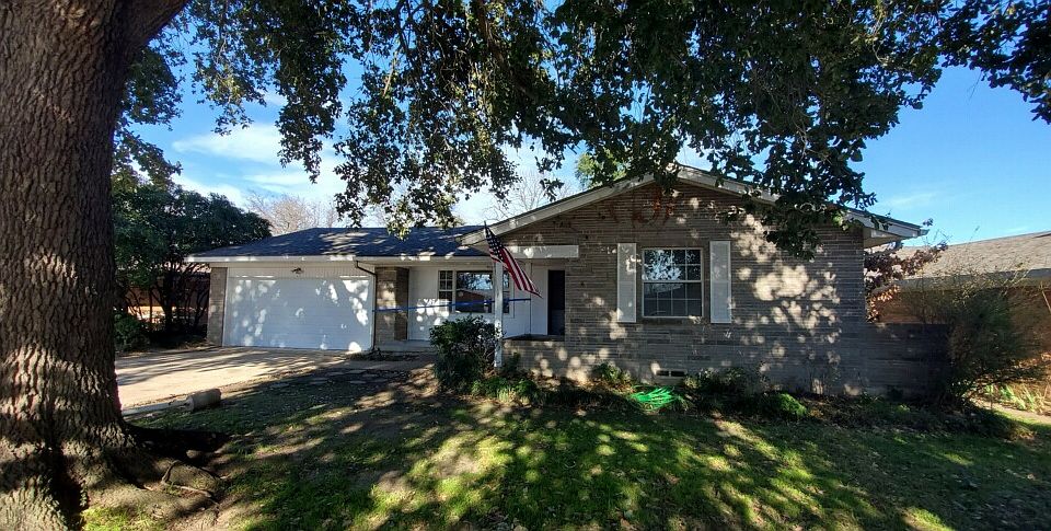 1st image of 1513 Hillcrest Dr