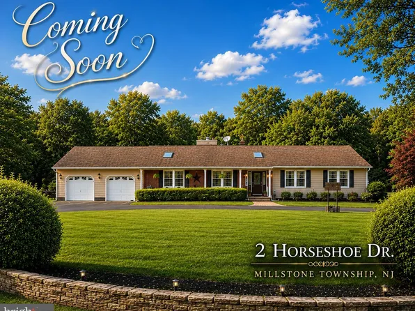 2 Horseshoe Dr, Perrineville, NJ 08535