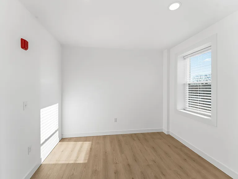 210 Weeden St #9 — Photo 13