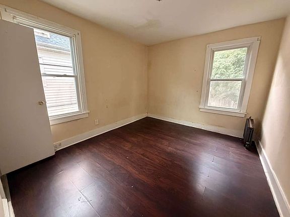 4th image of 227 County St #2A