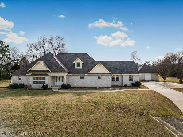 4812 Skywood Dr, Fort Smith, AR 72904