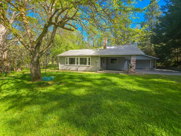 1570 Sleepy Hollow Loop, Grants Pass, OR 97527