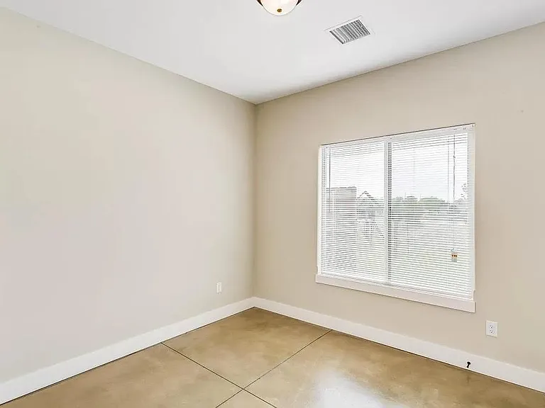 6429 S Vassar Ave — Photo 13