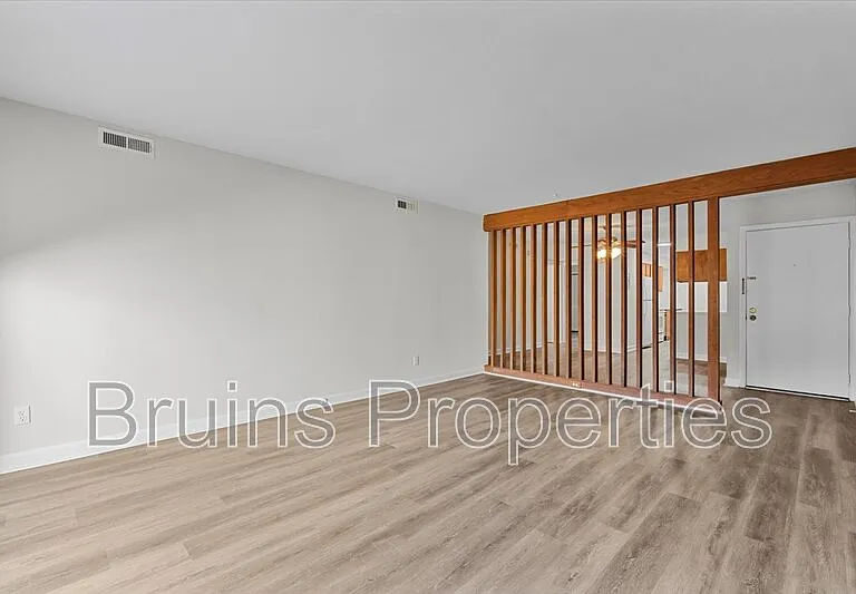1522 Benjamin Pkwy #C — Photo 4