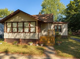 943 Charles St, Aurora, IL 60506