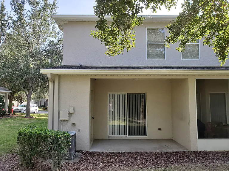 15924 Fishhawk Creek Ln — Photo 24