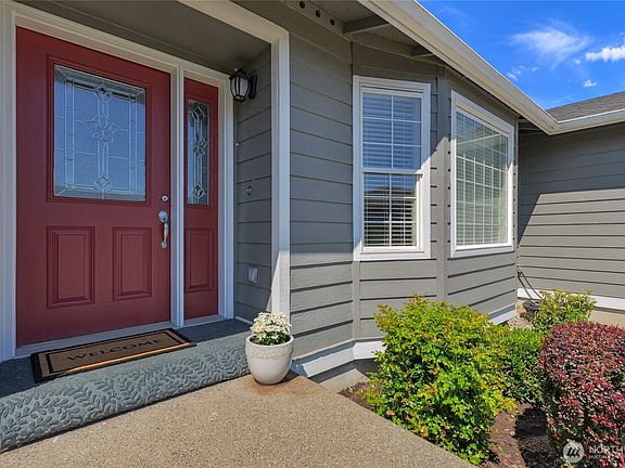 3rd image of 209 4th Avenue N