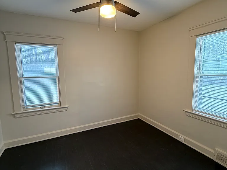 9025 Laisy Ave — Photo 6