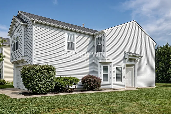 3 bed, 2.5 bath, 1775 sqft, $1,905 — Photo 3