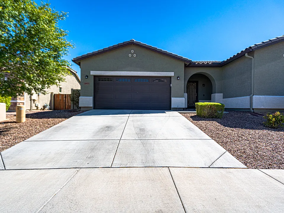 18433 W Sunnyslope Ln