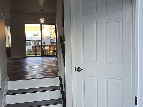 All new paint, flooring