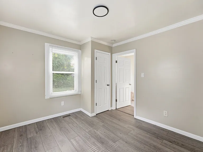 214 Markham St — Photo 16