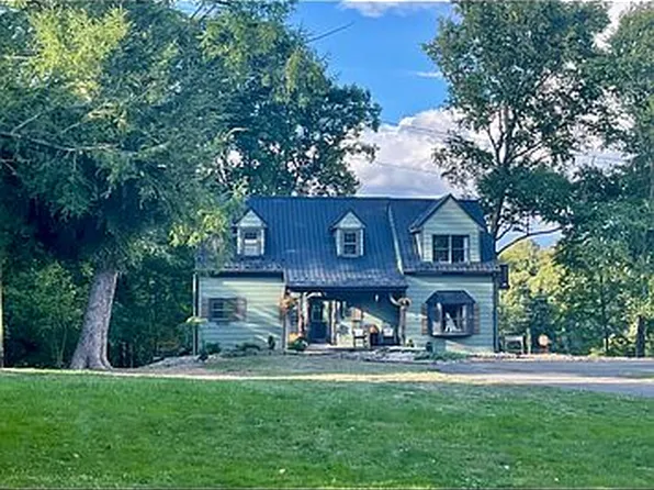 390 4th St, Beaver Falls, PA 15010