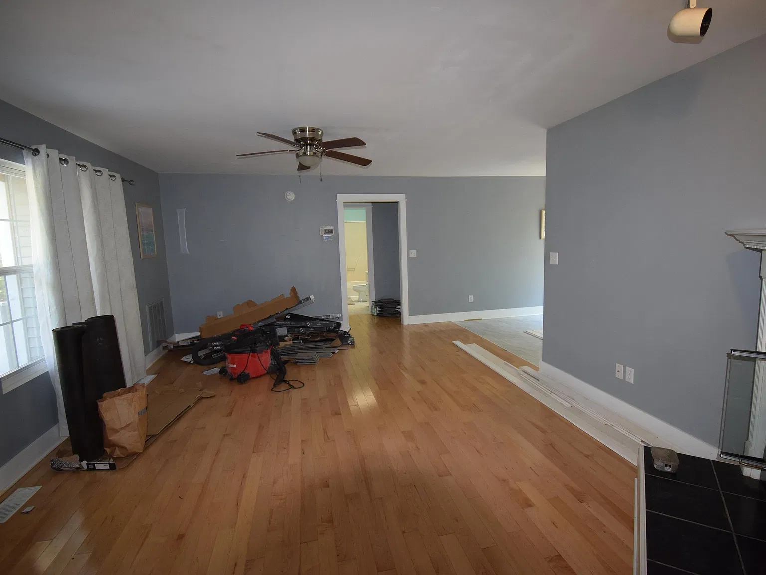 3 bed, 2.0 bath, 1300 sqft, $1,850 — Photo 3