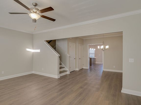 3rd image of 234 N Hill St