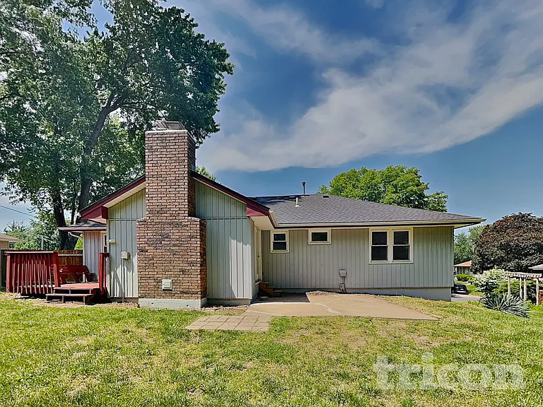 408 NW Palmer Dr — Photo 18