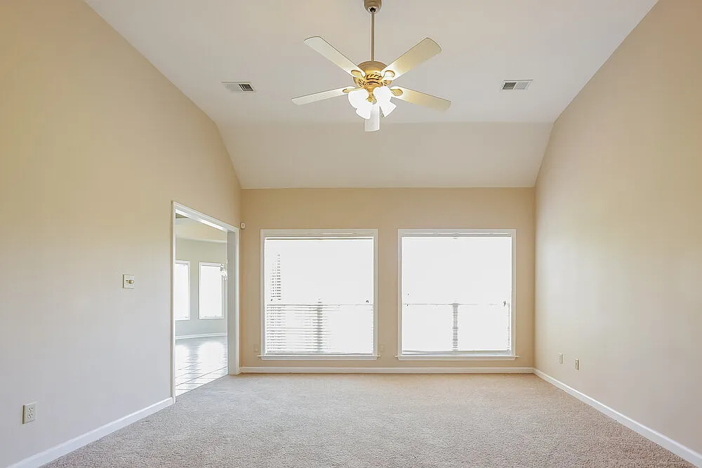 4 bed, 3.0 bath, 2838 sqft, $2,680 — Photo 4