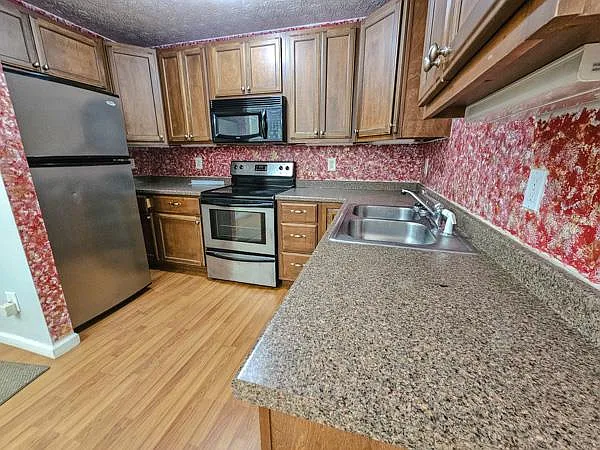 48 Rose Ct — Photo 28