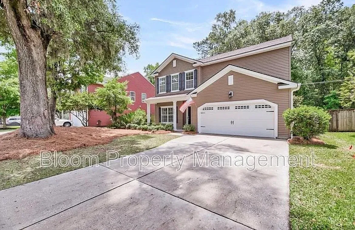 4 bed, 2.5 bath, 2470 sqft, $2,900 — Photo 3