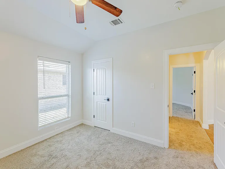 2805 Marsha Ln — Photo 10