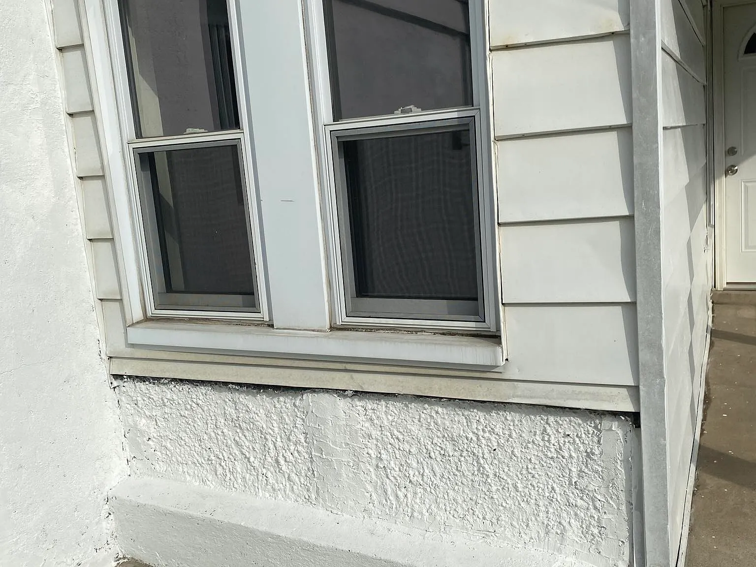 61 Pointview Rd — Photo 2