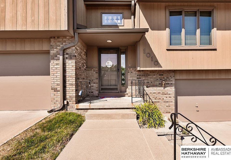 1010 Arbor Ridge Cir, Council Bluffs, IA 51503 Zillow