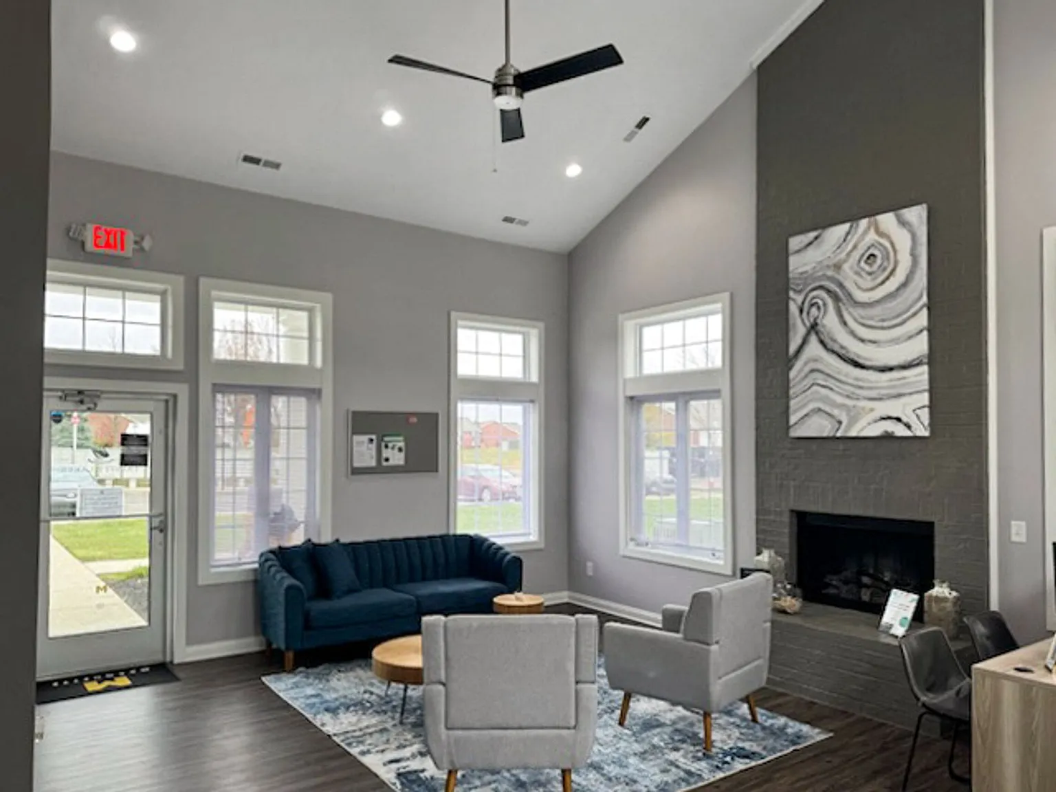Trinity Lakes Apartments — Photo 4