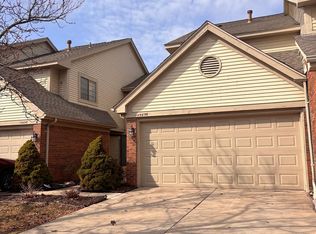 15696 Golfview Drive Ct, Riverview, MI 48193