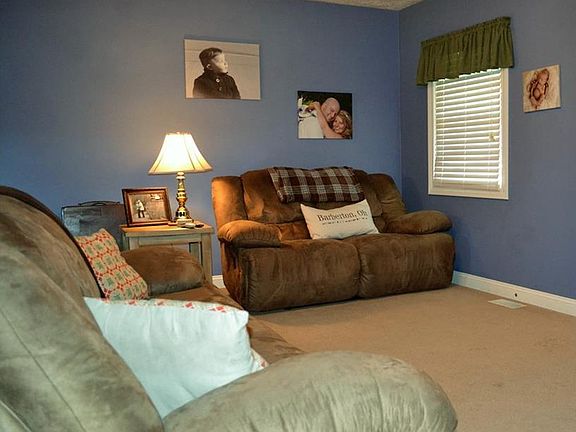5th image of 670 E Cassell Ave