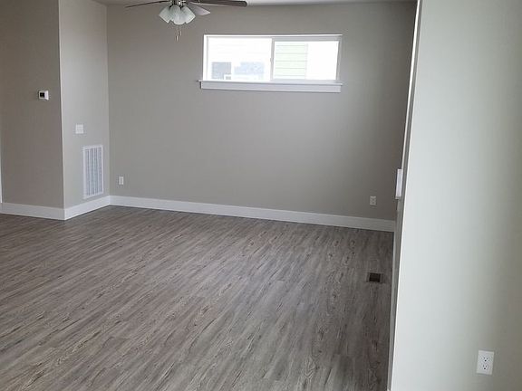 3rd image of 203 13th St Unit C