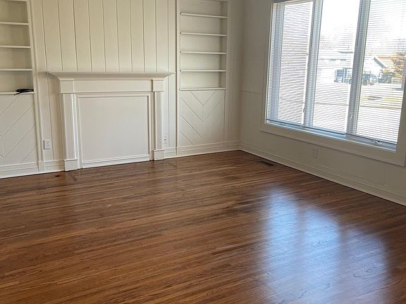 2nd image of 1608 S Knoxville Ave