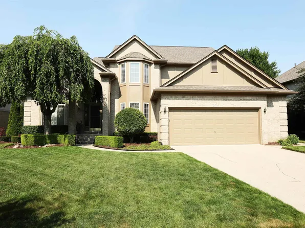 48535 Fairmont Dr, Macomb, MI 48044