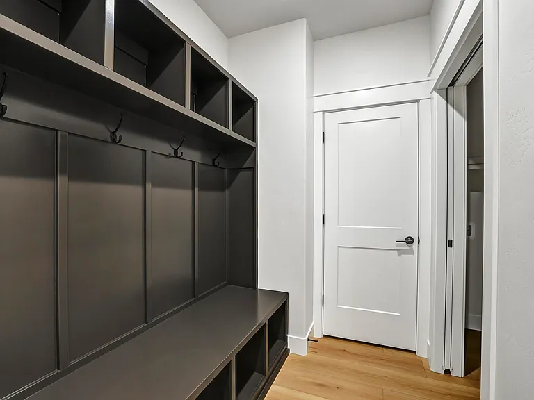 533 Irene St — Photo 12