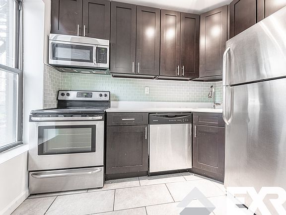 2nd image of 463 Dekalb Ave #4