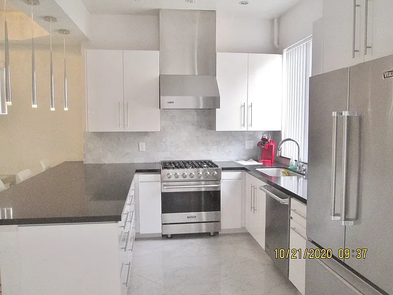 Lido Apartments - 639 Huntley Dr — Photo 26