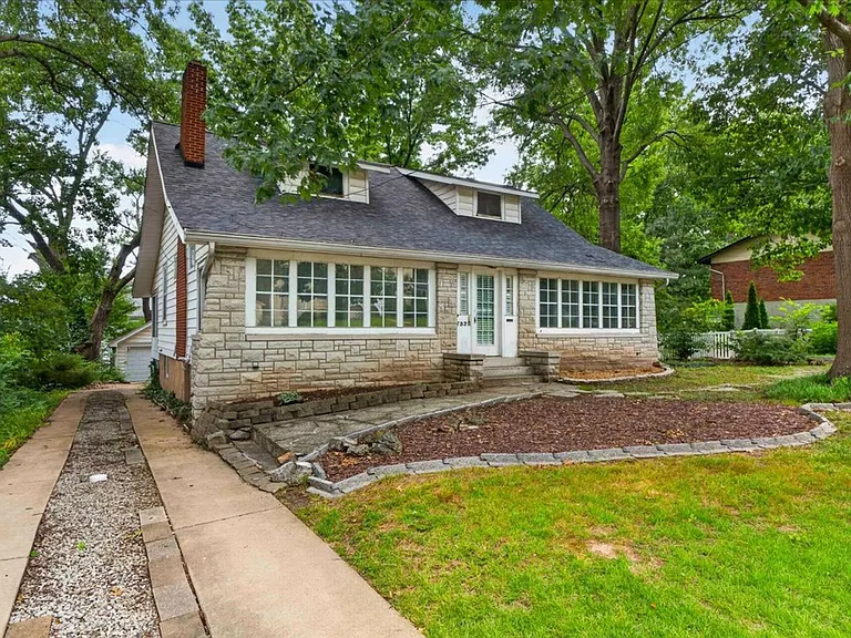 7325 Sutherland Ave — Photo 4