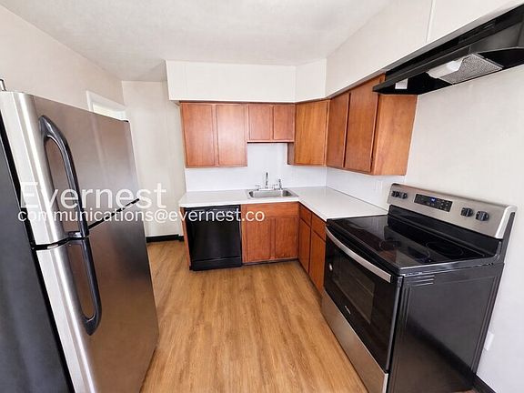 3rd image of 749 Racine Ave