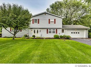 32 Rodney Ln, Rochester, NY 14625