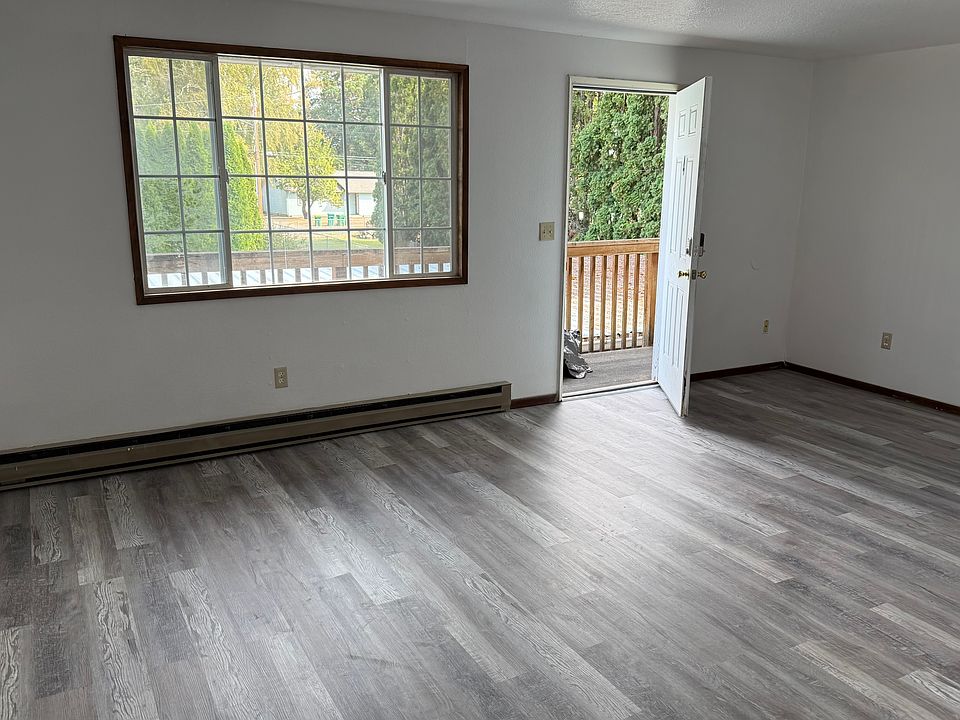 1st image of 2250 Laurel St #4