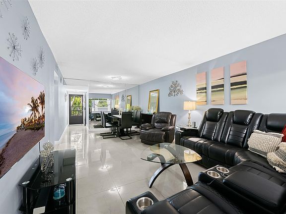 3rd image of 471 N Pine Island Road #302d