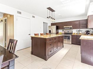 2415 Memorial Dr, Bryan, TX 77802