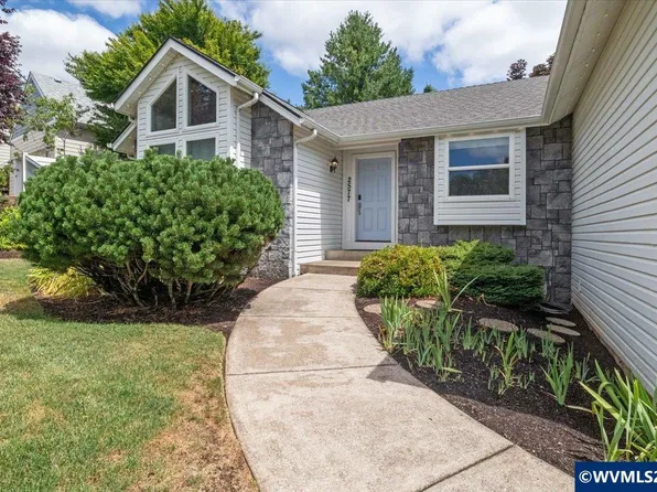 2577 Ptarmigan St NW, Salem, OR 97304