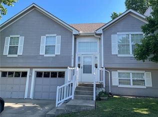 810 Courtland Ct, Belton, MO 64012